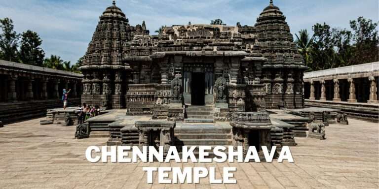 Chennakeshava Temple, Kanchipuram: A majestic temple with intricate carvings and vibrant colors.